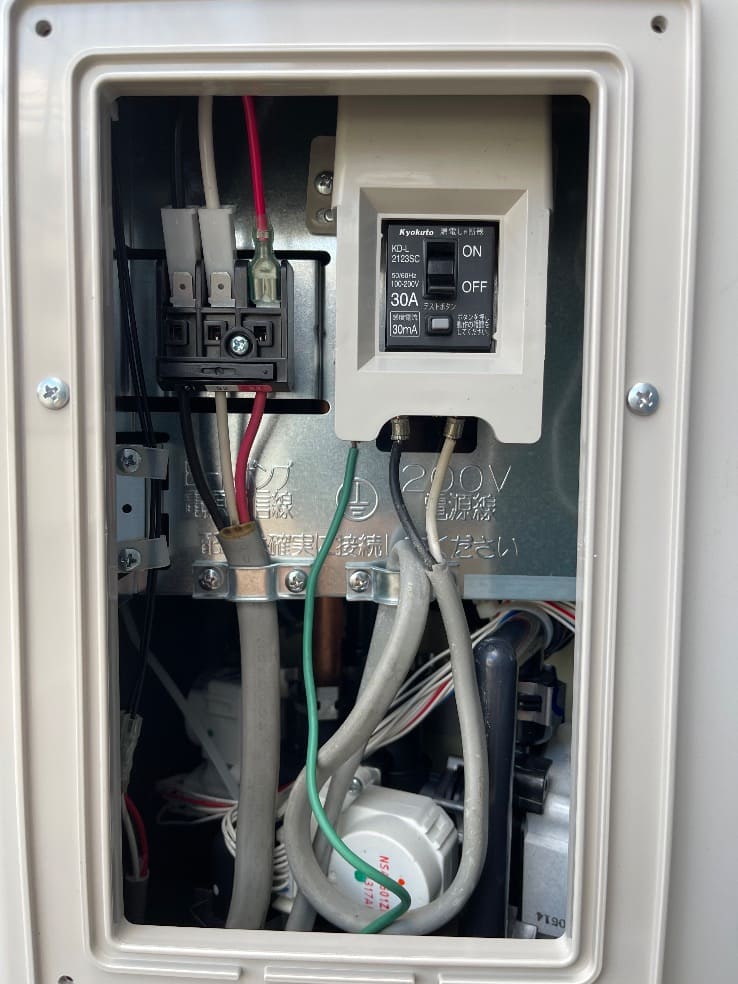 パナソニック BQEF85262B2 住宅分電盤 エコキュート・IH対応 フリースペース付 リミッタースペースなし 26+2 50A BQEF85262B2 | 住宅分電盤・ボックス | パナソニック Panasonic 電設