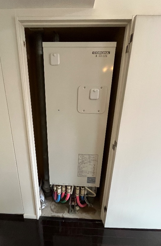 コロナエコキュートCTU-301DA7-12からコロナエコキュートCHP-S30AY1-12B｜エコキュート交換工事｜埼玉県さいたま市さいたま市北区宮原町｜マンション｜パークシティさいたま北ガーデンレジデンス