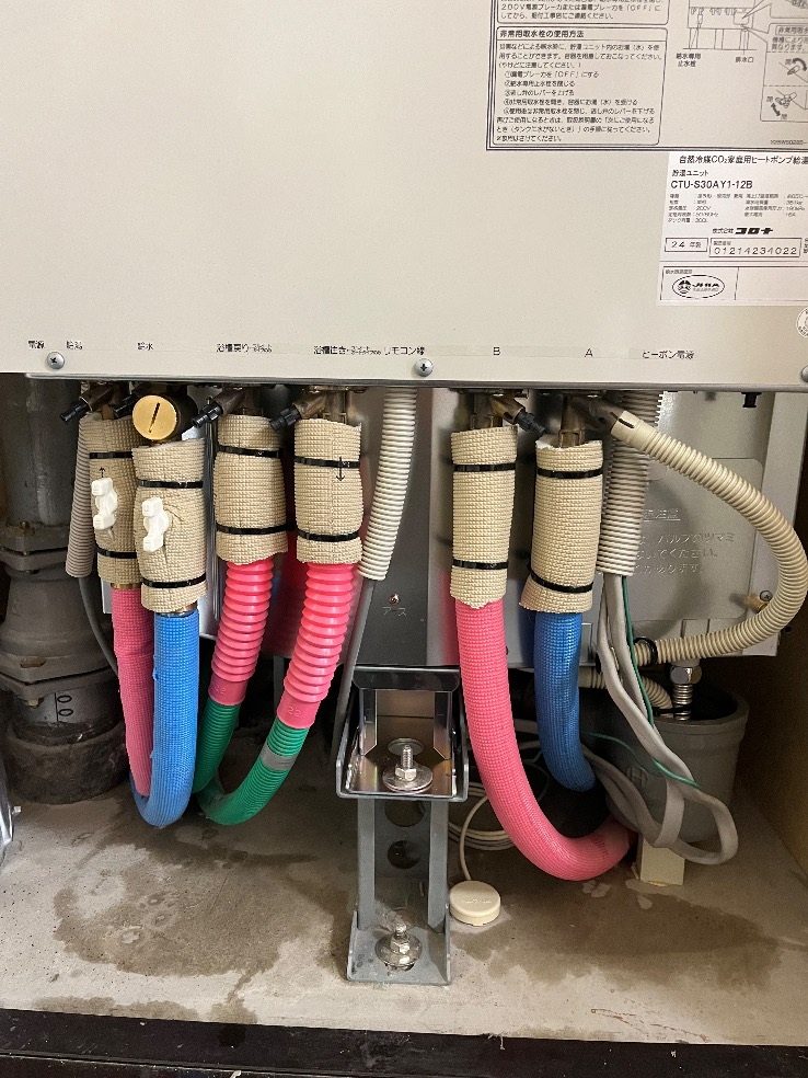 コロナエコキュートCTU-301DA7-12からコロナエコキュートCHP-S30AY1-12B｜エコキュート交換工事｜埼玉県さいたま市さいたま市北区宮原町｜マンション｜パークシティさいたま北ガーデンレジデンス