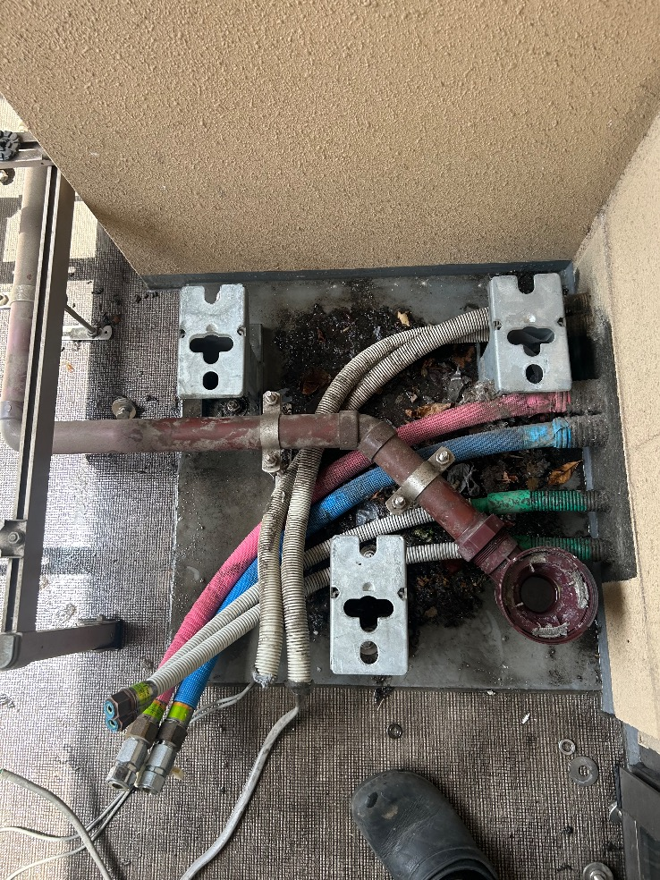 タカラエコキュートEC-3006KU-FANEから三菱エコキュートSRT-W306D-2-BS｜エコキュート交換工事｜神奈川県横浜市金沢区富岡東｜マンション｜テラス横浜富岡