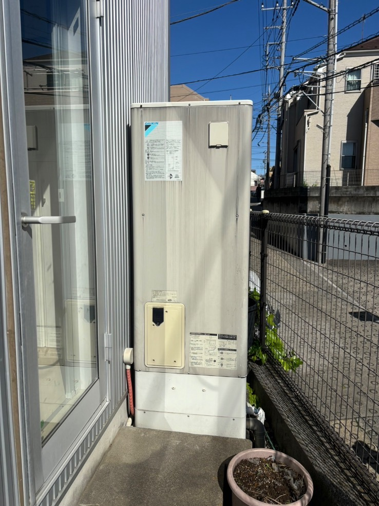 ダイキンエコキュートTU37JFVから日立エコキュートBHP-FG37WU｜エコキュート交換工事｜埼玉県和光市白子｜ユニック車を使用し搬入