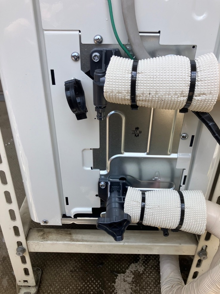 コロナエコキュートCTU-301DA7-12からコロナエコキュートCHP-S30AZ1-12｜エコキュート交換工事｜埼玉県さいたま市北区日進町｜マンション｜パークシティさいたま北コートレジデンス 
