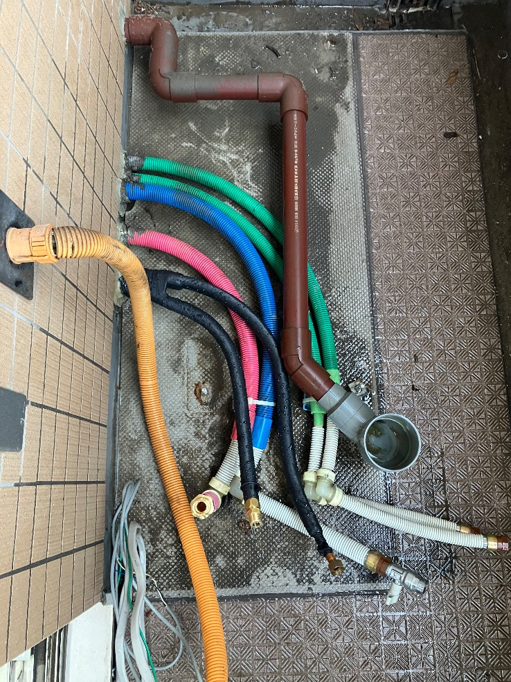 コロナエコキュートCTU-H3024A2からコロナエコキュートCHP-ED302AZ1｜エコキュート交換工事｜埼玉県越谷市南越谷｜マンション｜ディークラディア新越谷