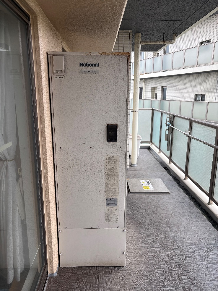 ナショナルエコキュートHE-30C3QEからダイキンエコキュートEQX37YFVE｜エコキュート交換工事｜千葉県千葉市美浜区浜田｜マンション｜コロンブスシティ