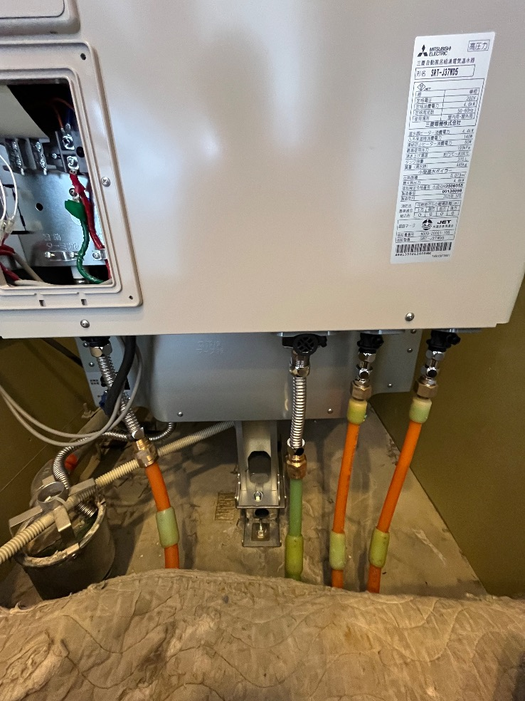 日本キャリア電気温水器HPL-2TFB373RAUから三菱電気温水器SRT-J37WD5｜電気温水器交換工事｜東京都新宿区新宿｜マンション｜新宿アインスタワー