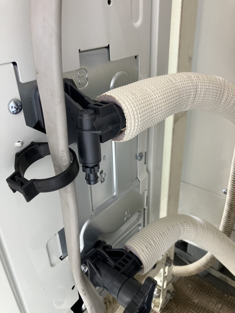 コロナエコキュートCTU-H3014MからコロナエコキュートCHP-S30AZ1-12｜エコキュート交換工事｜埼玉県久喜市桜田｜マンション｜シンフォニーレジデンス