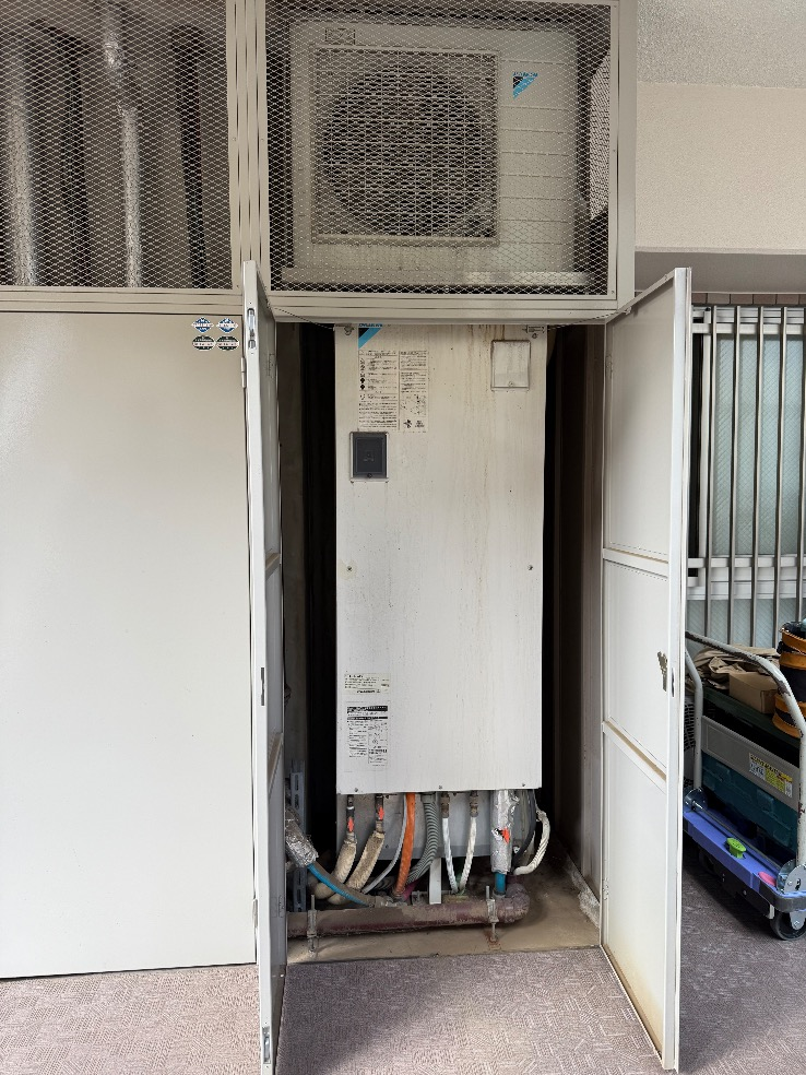 ダイキンエコキュートTU37GFVからダイキンエコキュートEQX37YFV｜エコキュート交換工事｜埼玉県入間郡三芳町竹間沢｜マンション｜ダイアパレスみずほ台