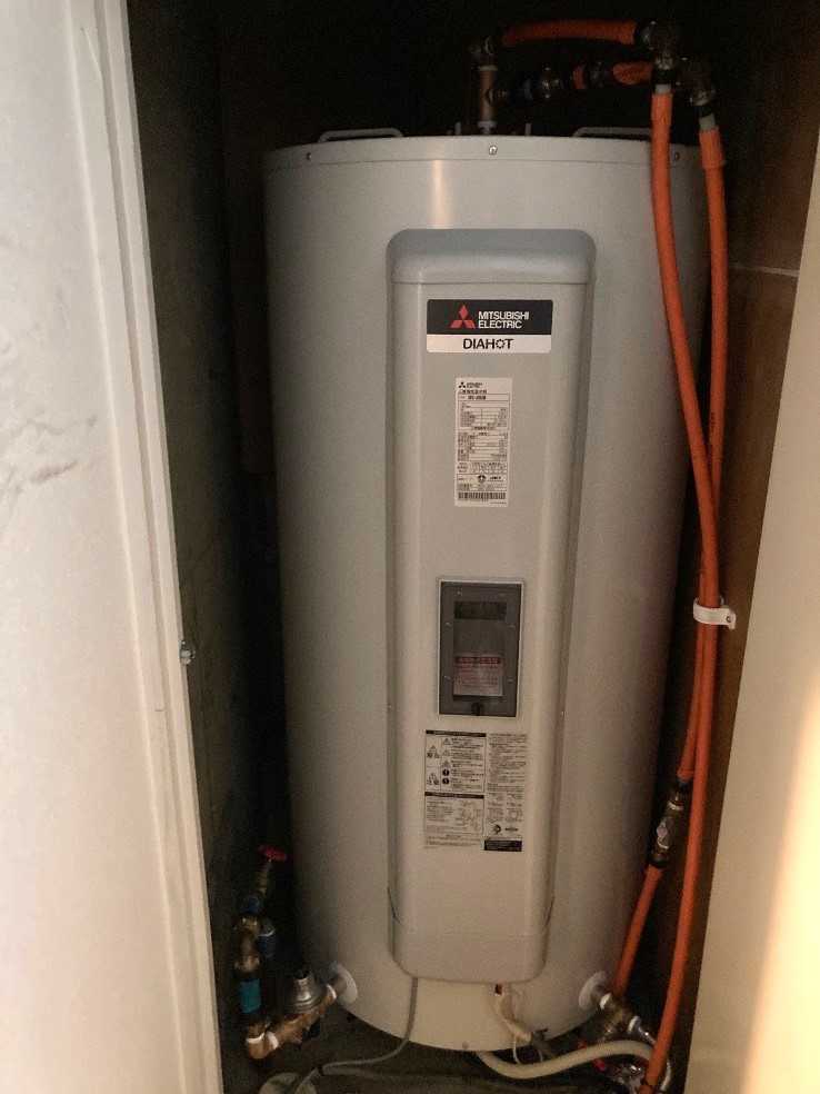 三菱電気温水器SRG-3059Mから三菱電気温水器SRG-305GM｜三菱電気温水器交換工事｜東京都新宿区西新宿｜マンション｜トーカン新宿キャステール 