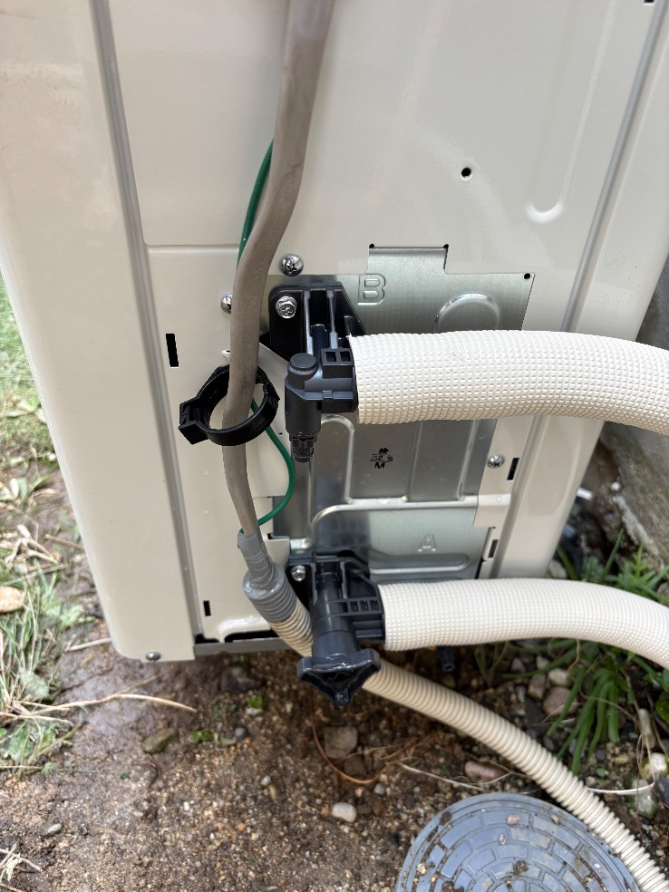 東芝エコキュートHWH-FB371WCTからコロナエコキュートCHP-E372AZ1｜エコキュート交換工事｜埼玉県上尾市瓦葺