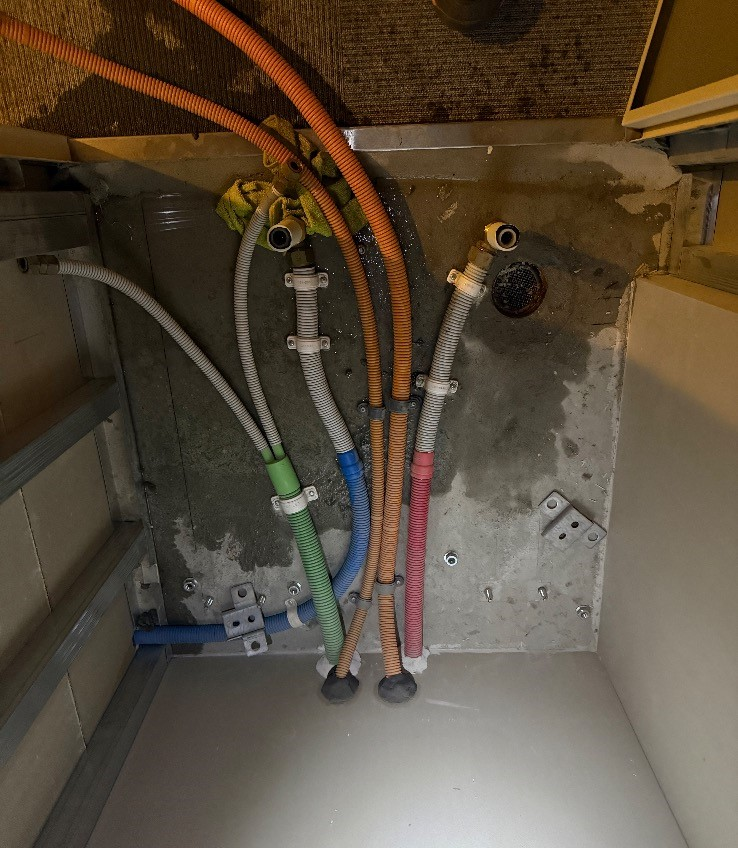 三菱電気温水器SRT-3768WFU-BLから三菱電気温水器SRT-J37WD5|電気温水器交換工事|東京都新宿区山吹町|マンション|新宿山吹アインスタワー