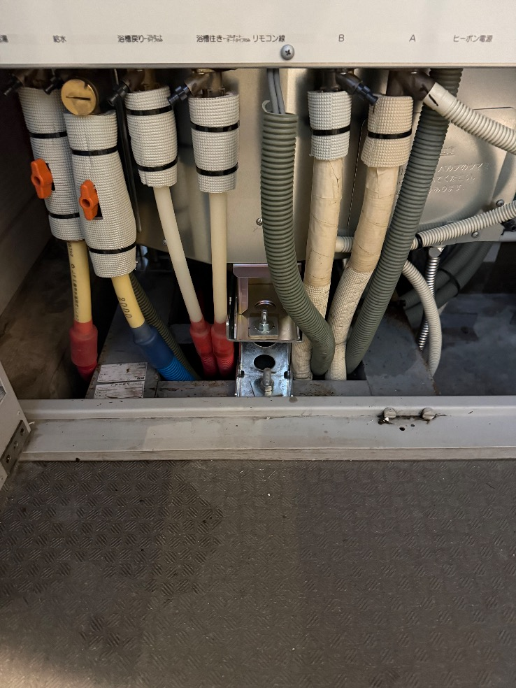 コロナエコキュートCHP-H3014AからコロナエコキュートCHP-S30AZ1-12|エコキュート交換工事|東京都港区芝浦|マンション|キャピタルマークタワー