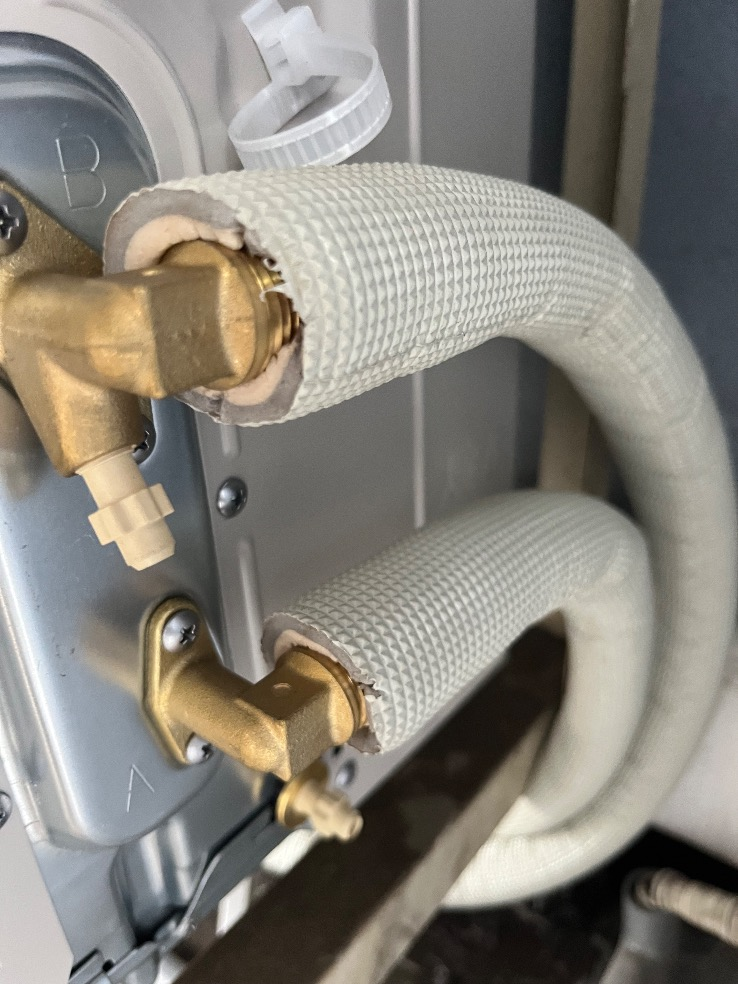 コロナエコキュートCHP-H3014AZから三菱エコキュートSRT-W306D-2｜エコキュート交換工事｜埼玉県川口市里｜マンション｜エスティプレイス