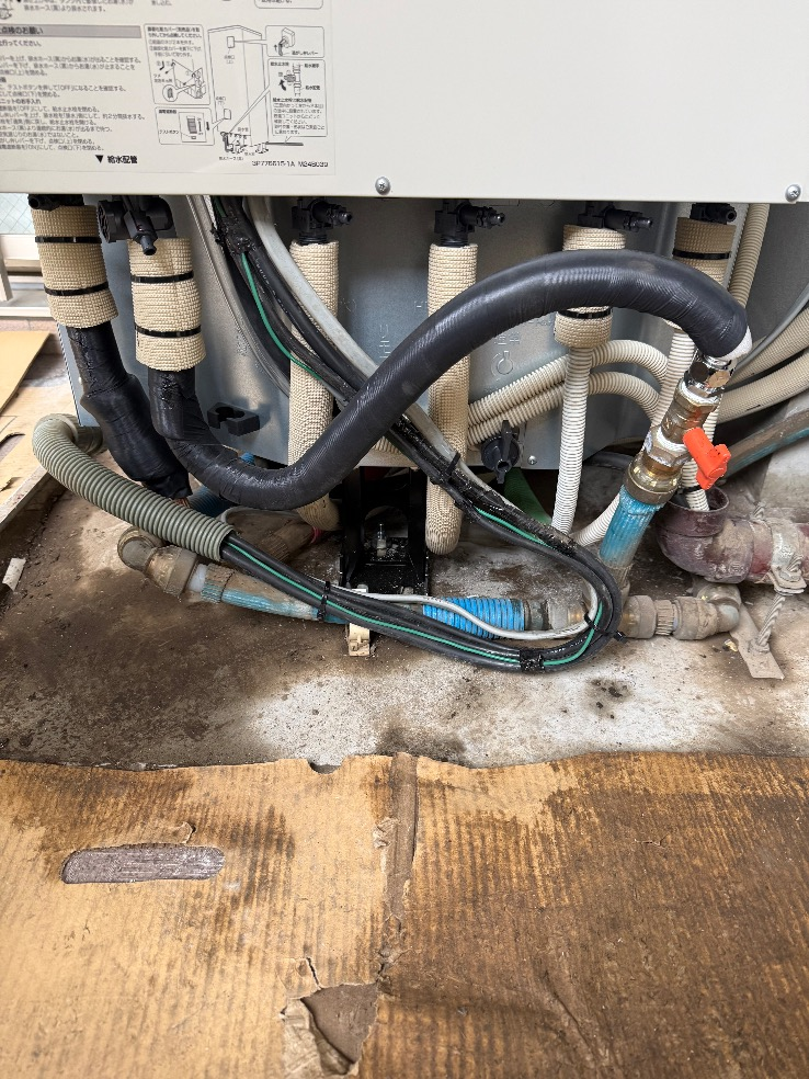 ダイキンエコキュートTU37GFVからダイキンエコキュートEQX37ZFV｜エコキュート交換工事｜埼玉県入間郡三芳町竹町沢｜マンション｜ダイアパレスみずほ台