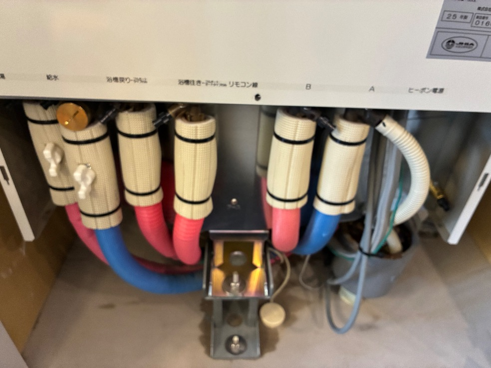 コロナエコキュートCTU-301DA7-11-BLからコロナエコキュートCHP-S30AZ1-12｜エコキュート交換工事｜埼玉県さいたま市北区宮原町｜マンション｜ パークシティさいたま北アークレジデンス