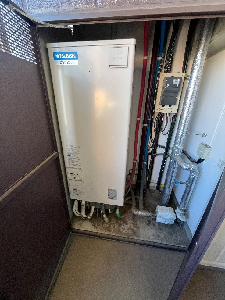 三菱エコキュートSRT-HPT37WD4から三菱エコキュートSRT-S376|エコキュート交換工事|茨城県守谷市中央|マンション|ポレスター守谷