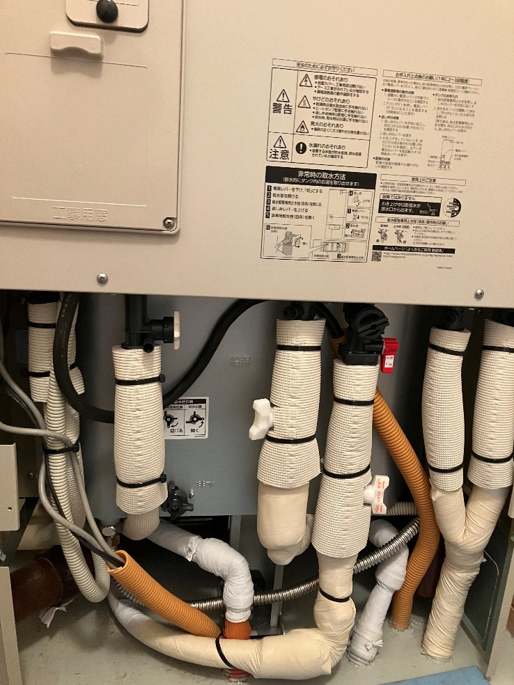 既設撤去済みから三菱エコキュートSRT-S376|エコキュート交換工事|東京都台東区浅草|マンション|エスポワール浅草