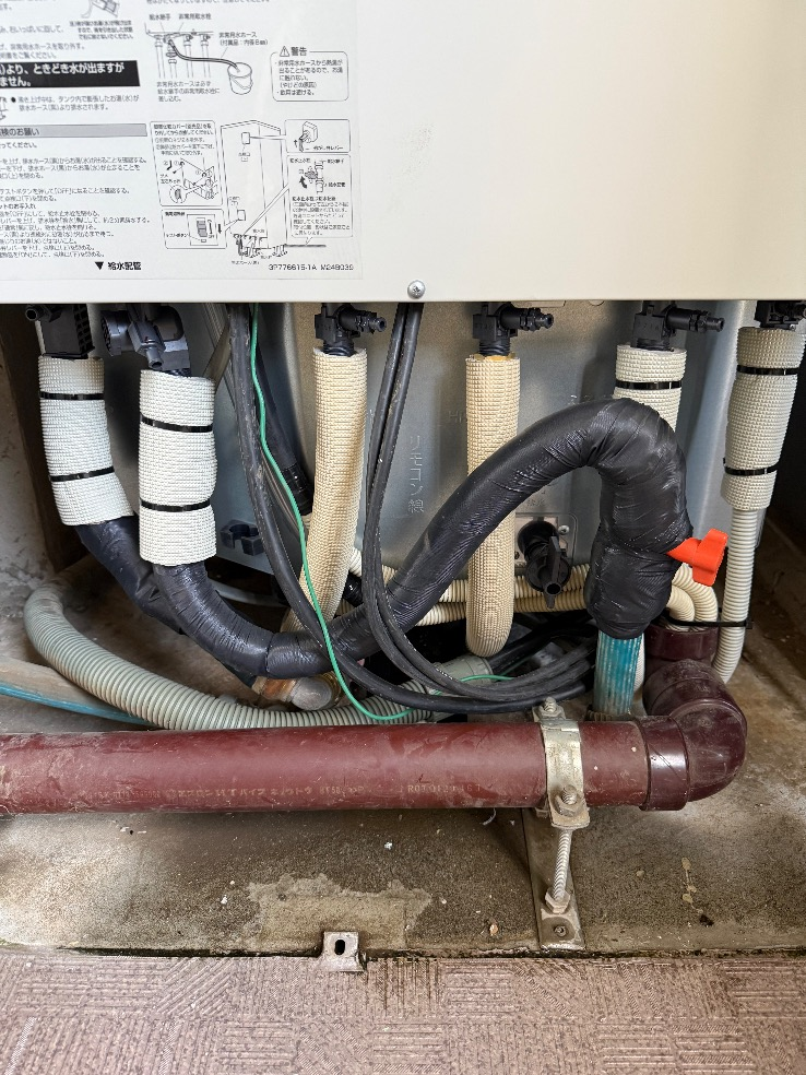 ダイキンエコキュートTU37GFVからダイキンエコキュートEQX37ZFV｜エコキュート交換工事｜埼玉県入間郡三芳町竹間沢｜マンション｜ダイアパレスみずほ台