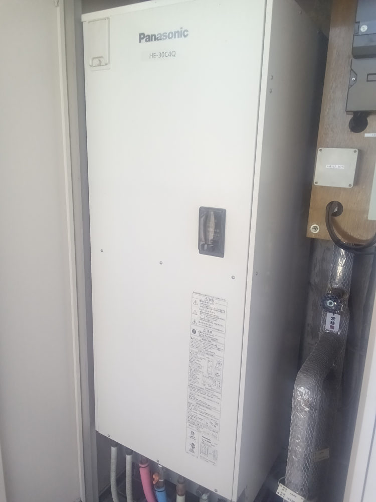 パナソニックエコキュートHE-30C4QMCSからコロナエコキュートCHP-S30AZ1-12｜エコキュート交換工事｜東京都江東区大島｜マンション｜ザ・ミッドランドアベニュー