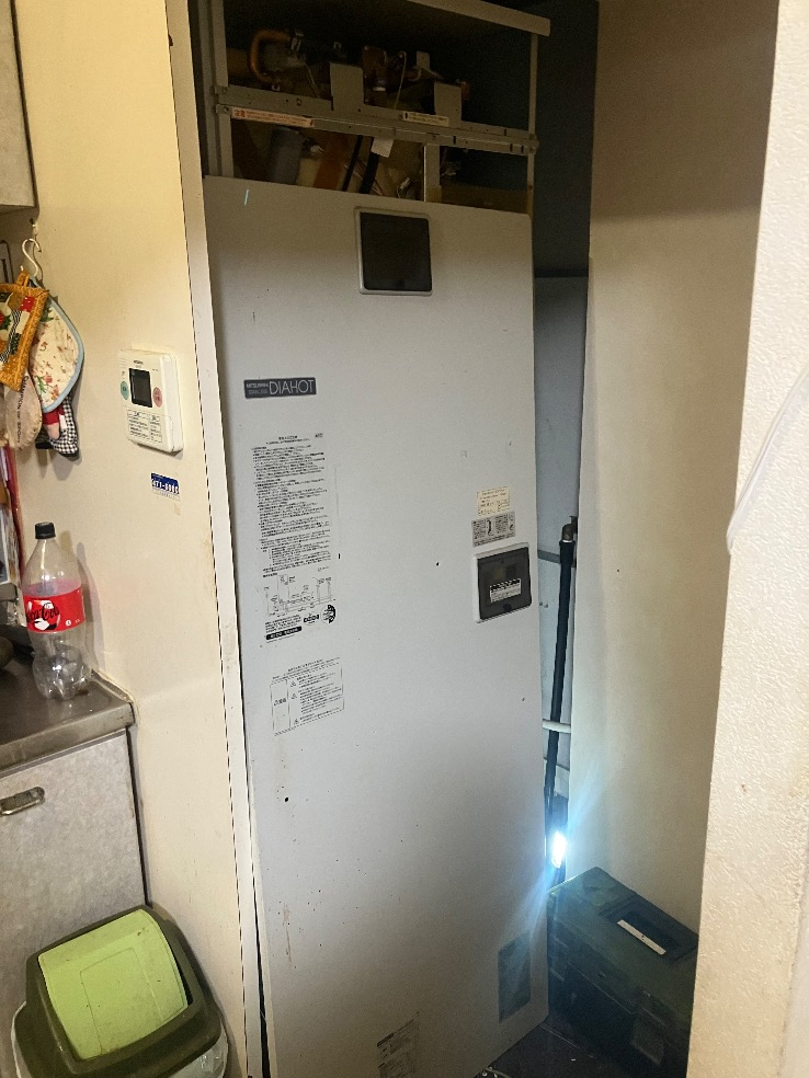 三菱電気温水器SRT-4667WFUM-BLから三菱電気温水器SRT-J37WD5｜電気温水器交換工事｜神奈川県横浜市神奈川区菅田町｜マンション｜ローズハイツ