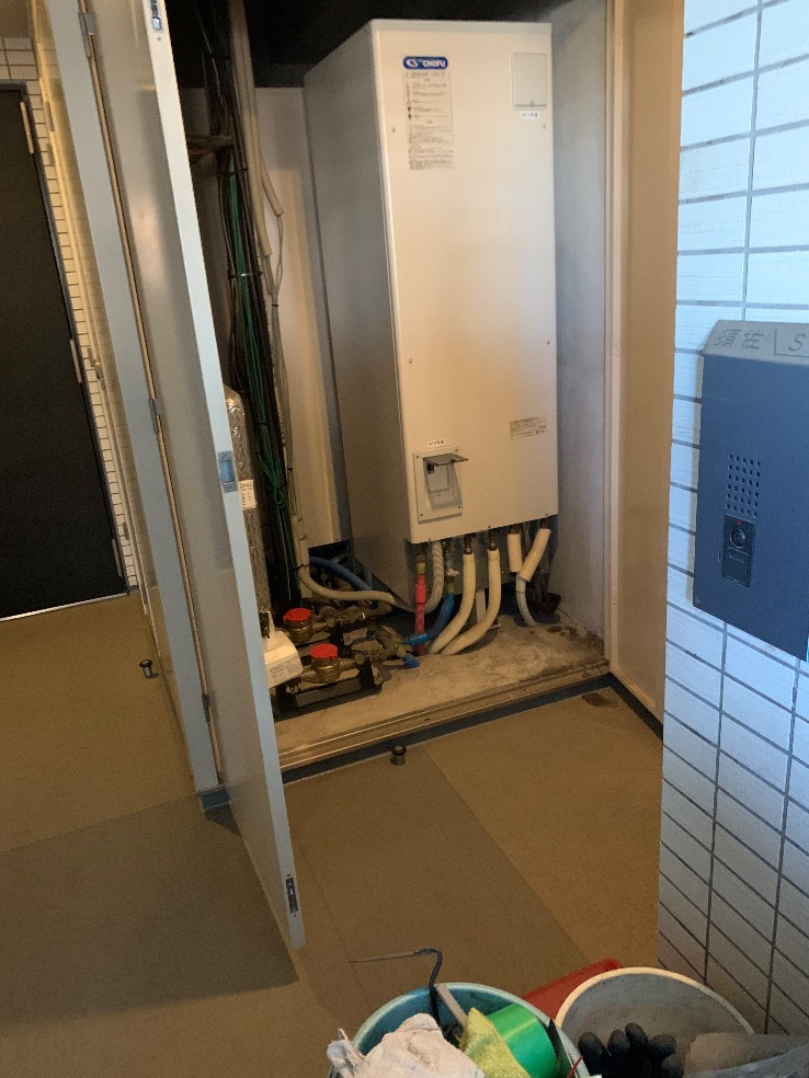 長府エコキュートEHP-3135GPXH-Sから三菱エコキュートSRT-S377U｜エコキュート交換工事｜東京都足立区西新井｜マンション｜ファーストレジデンス西新井