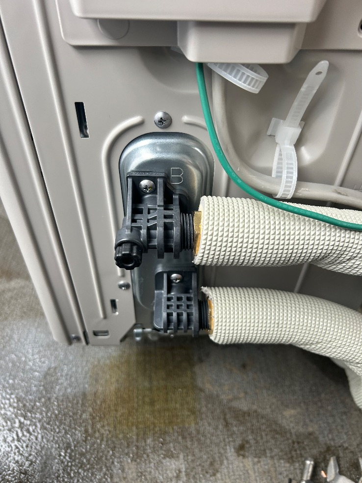 タカラエコキュートEC-3707KU-FANSから三菱エコキュートSRT-S377｜エコキュート交換工事｜東京都多摩市馬引沢｜マンション｜レーベン多摩永山ガーデンヒルズ