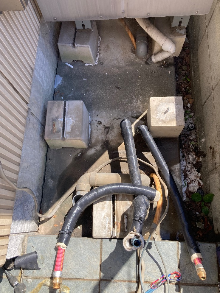 コロナ電気温水器からコロナ電気温水器UWH-37X1SA2U｜電気温水器交換工事｜東京都杉並区南荻窪｜マンション｜コンフォルト・南荻窪