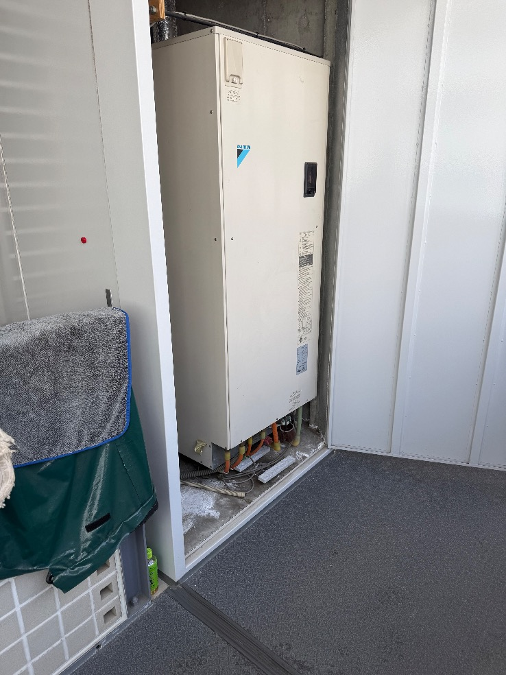 ダイキンエコキュートTU37DFVから日立エコキュートBHP-FG37XU｜エコキュート交換工事｜東京都中野区新井｜マンション｜シティハウス中野