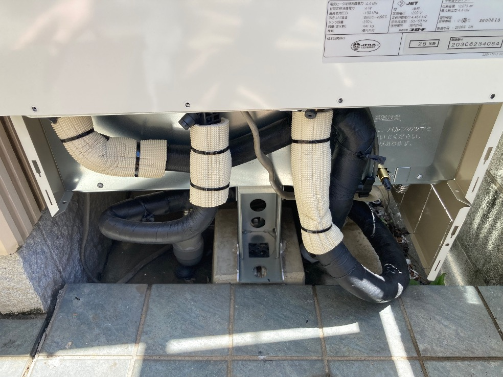 コロナ電気温水器からコロナ電気温水器UWH-37X1SA2U｜電気温水器交換工事｜東京都杉並区南荻窪｜マンション｜コンフォルト・南荻窪