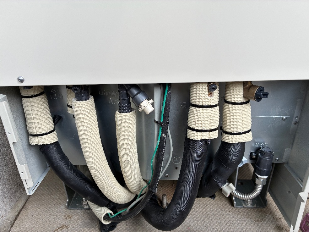 タカラエコキュートEC-3004KU-FAからパナソニックエコキュートHE-S37LQS｜エコキュート交換工事｜埼玉県川口市飯塚｜マンション｜シャインノーブル川口リバーパーク 