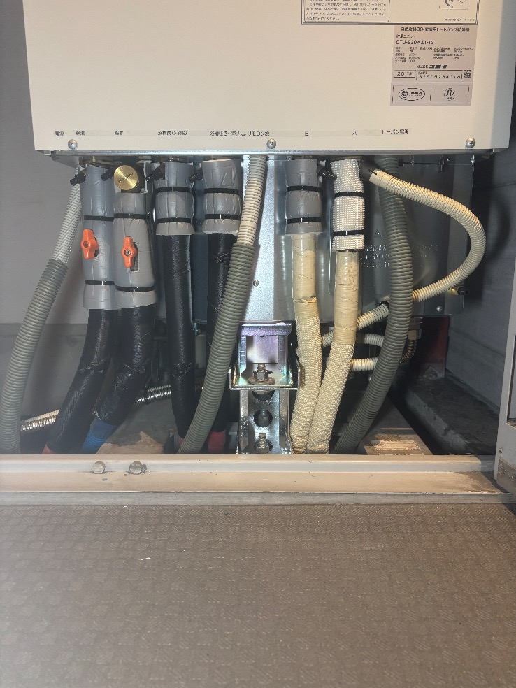 コロナエコキュートCTU-H3014AからコロナエコキュートCHP-S30AZ1-12｜エコキュート交換工事｜東京都港区芝浦｜マンション｜キャピタルマークタワー 