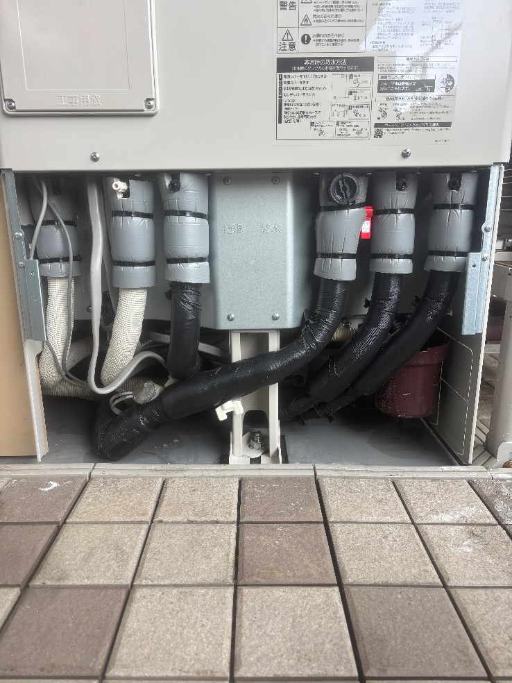 タカラエコキュートEC-3006KU-FANEから三菱エコキュートSRT-W306D-BS2|エコキュート交換工事|神奈川県横浜市金沢区富岡東|マンション|テラス横浜富岡