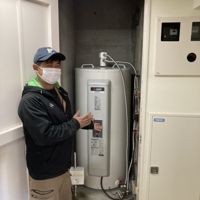 三菱電気温水器SR-3734-BLから三菱電気温水器SRG-305G｜電気温水器交換工事｜東京都渋谷区幡ヶ谷｜マンション｜コーポラス幡ヶ谷