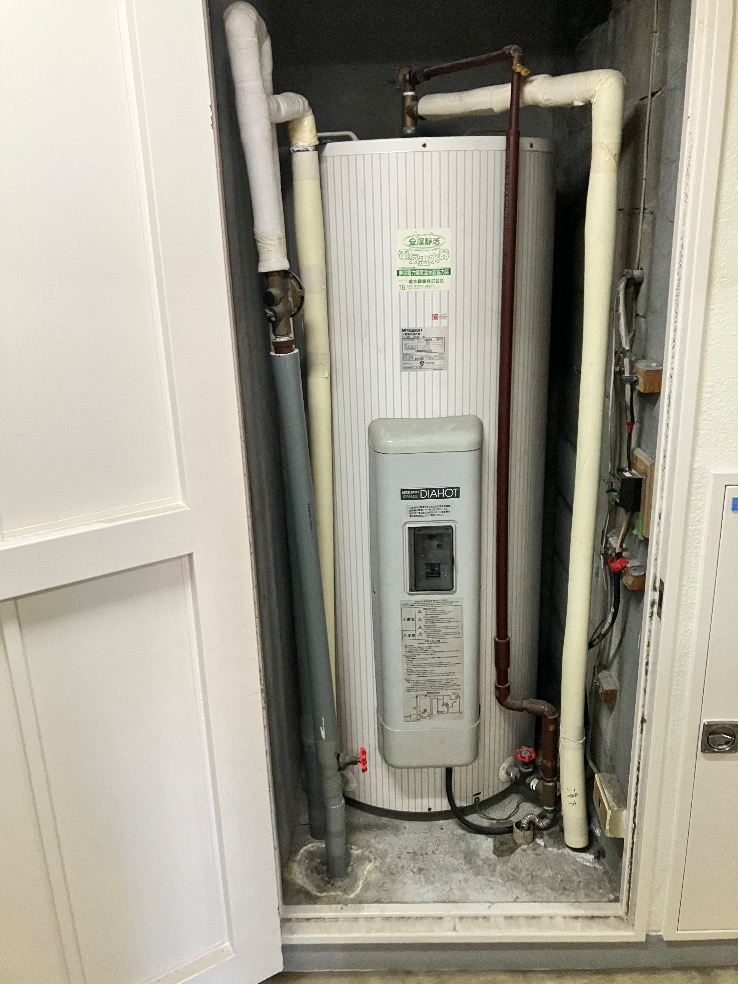 三菱電気温水器SR-3734-BLから三菱電気温水器SRG-305G|電気温水器交換工事|東京都渋谷区幡ヶ谷|マンション|コーポラス幡ヶ谷