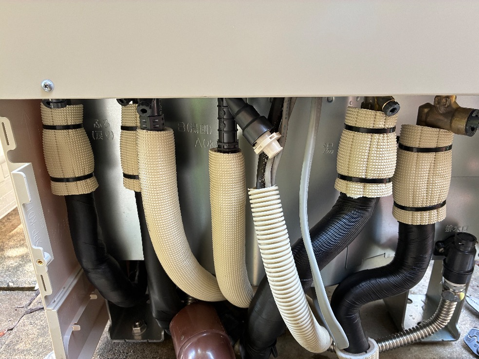 パナソニックエコキュートHE-D37AYPからパナソニックエコキュートHE-S37LQS|エコキュート交換工事|東京都世田谷区玉堤