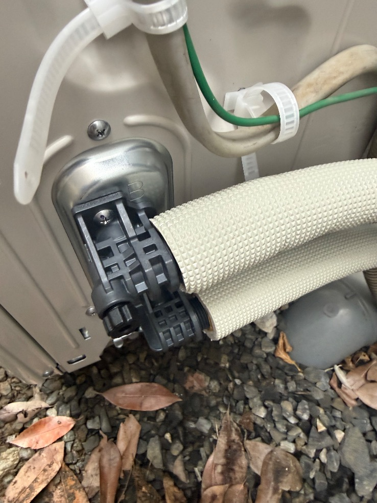 三菱エコキュートSRT-ST37UZから三菱エコキュートSRT-S377UZ｜エコキュート交換工事｜埼玉県北足立郡伊奈町｜