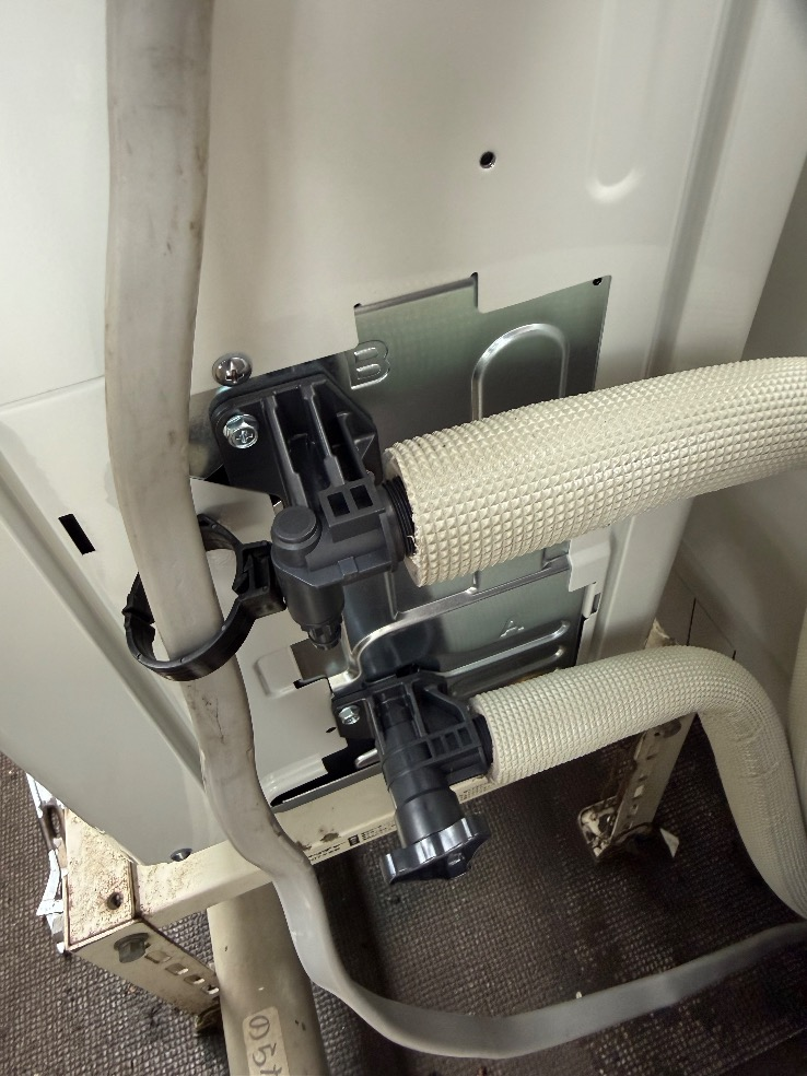 コロナエコキュートCTU-H301AMからコロナエコキュートCHP-S30AZ1-12｜エコキュート交換工事｜東京江東区｜マンション｜東京スイートレジデンス
