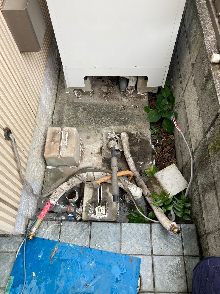 コロナ電気温水器HE-30C4QMからコロナ電気温水器UWH-18X1SA1U|電気温水器交換工事|東京都杉並区南荻窪|マンション|コンフォルト・南荻窪