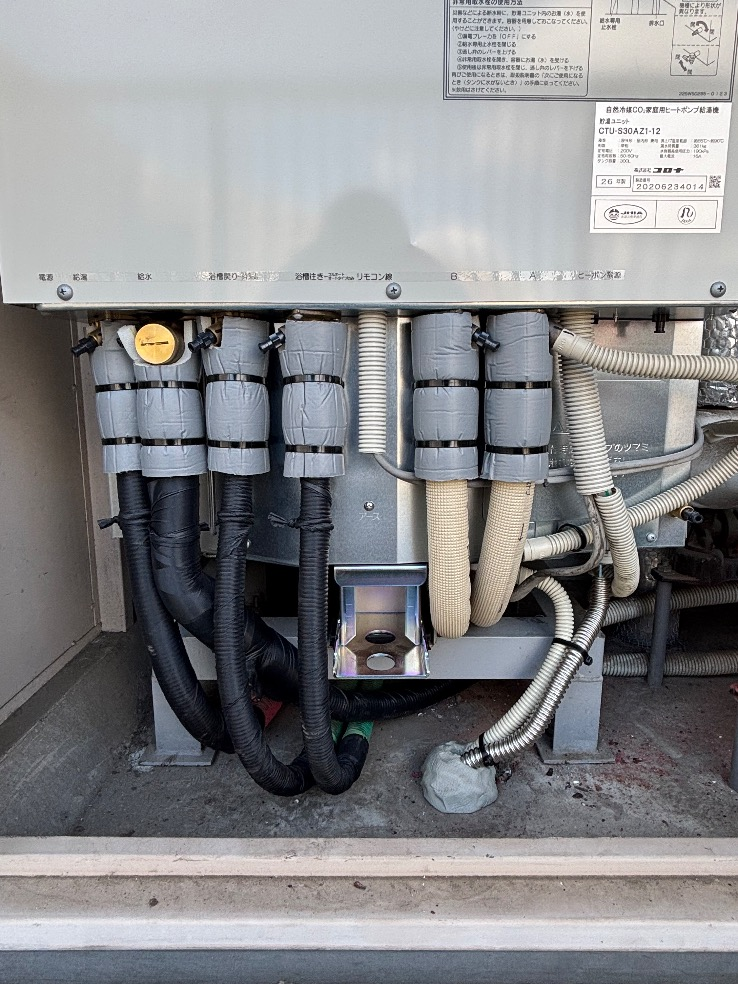 パナソニックエコキュートHE-30C4QからコロナエコキュートCHP-S30AZ1-1｜エコキュート交換工事｜東京都江東区大島｜マンション｜ザ・ミッドランドアベニュー