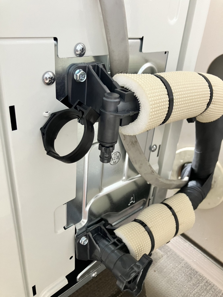 パナソニックエコキュートHE-30CQからコロナエコキュートCHP-S30AZ1-12｜エコキュート交換工事｜東京都足立区新田｜マンション｜ザ・ミッドランドアベニュー 