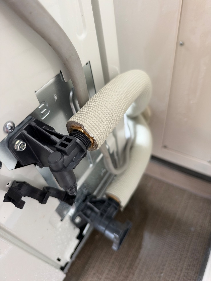 パナソニックエコキュートHE-30C4QからコロナエコキュートCHP-S30AZ1-12｜エコキュート交換工事｜東京都江東区大島｜マンション｜ザ・ミッドランドアベニュー 