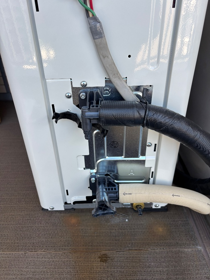 パナソニックエコキュートHE-30C4QからコロナエコキュートCHP-S30AZ1-1｜エコキュート交換工事｜東京都江東区大島｜マンション｜ザ・ミッドランドアベニュー