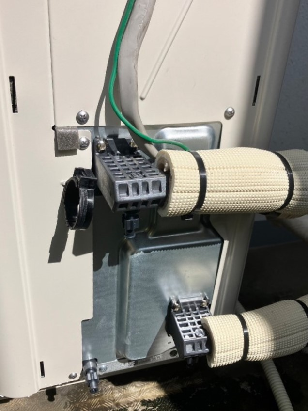 タカラスタンダードエコキュートEC-3705KU-FANS から日立エコキュートBHP-FG37XU|エコキュート交換工事| 埼玉県八潮市茜町|マンション|IDEA BLOOM