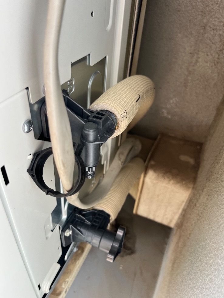 コロナエコキュートCTU-H3014AMからコロナエコキュートCHP-S30AZ1-12|エコキュート交換工事|千葉県船橋市上山町|マンション|ザ・ガーデンプレミアム|長谷工|